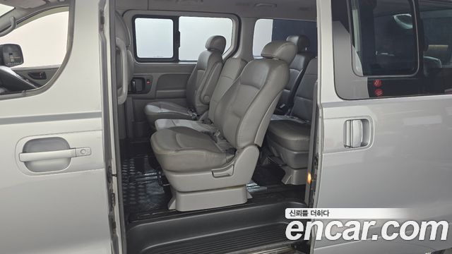 Hyundai Starex 2011 — photo 12