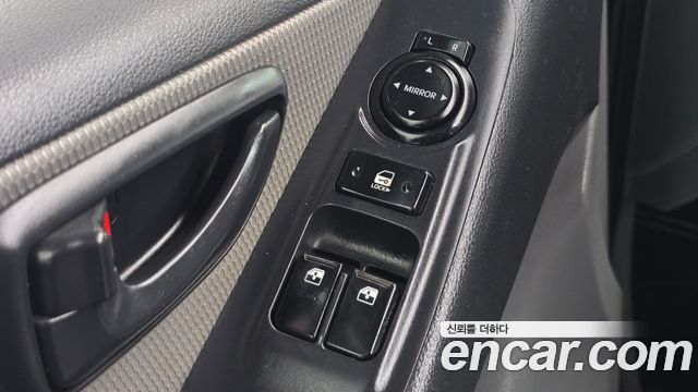 Hyundai Starex 2011 — photo 18
