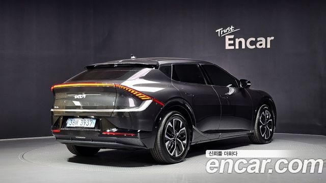 Kia EV6 2022 — photo 2