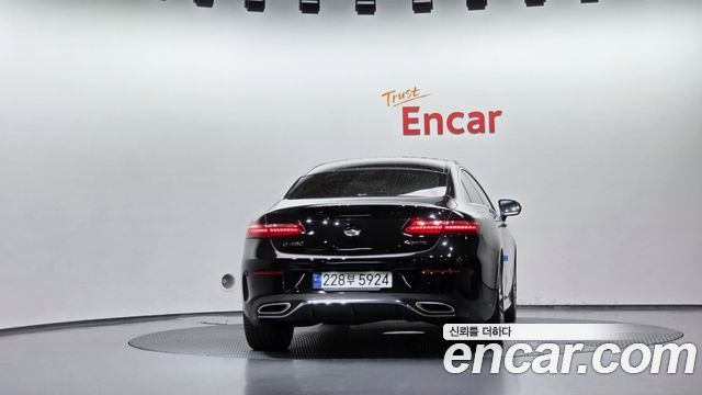 Mercedes-Benz E-Class 2021 — photo 4