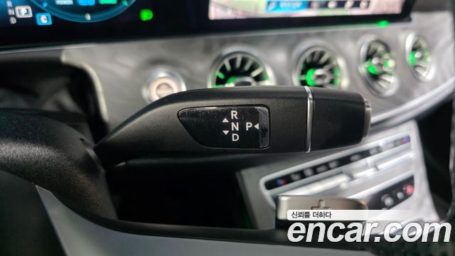 Mercedes-Benz E-Class 2021 — photo 12