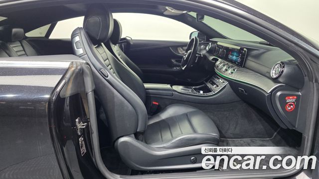 Mercedes-Benz E-Class 2021 — photo 17