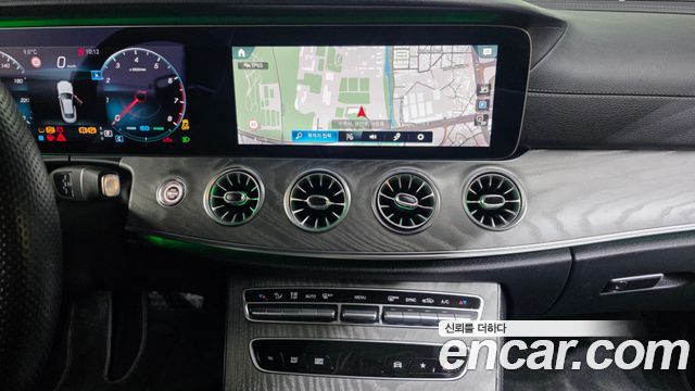 Mercedes-Benz E-Class 2021 — photo 20
