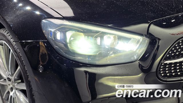 Mercedes-Benz E-Class 2021 — photo 8