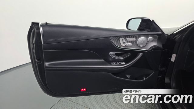 Mercedes-Benz E-Class 2021 — photo 15
