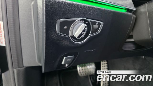 Mercedes-Benz E-Class 2021 — photo 28
