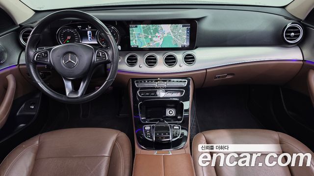 Mercedes-Benz E-Class 2017 — photo 7