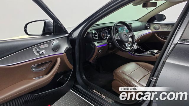 Mercedes-Benz E-Class 2017 — photo 10