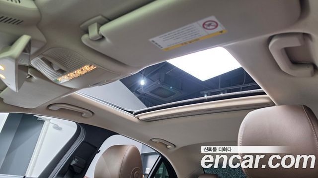 Mercedes-Benz E-Class 2017 — photo 18