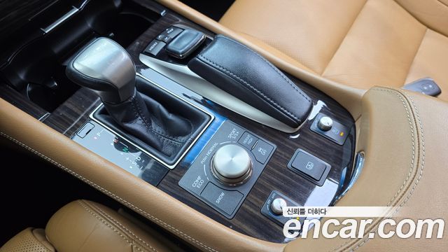 Lexus LS 2015 — photo 12