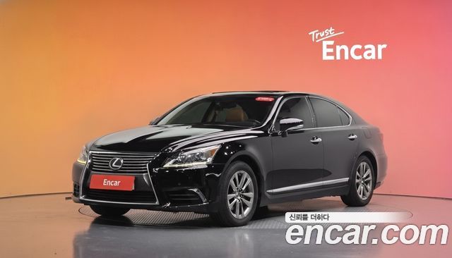Lexus LS 2015 — photo 1