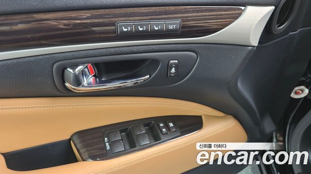 Lexus LS 2015 — photo 27