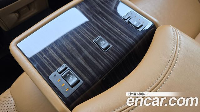 Lexus LS 2015 — photo 30