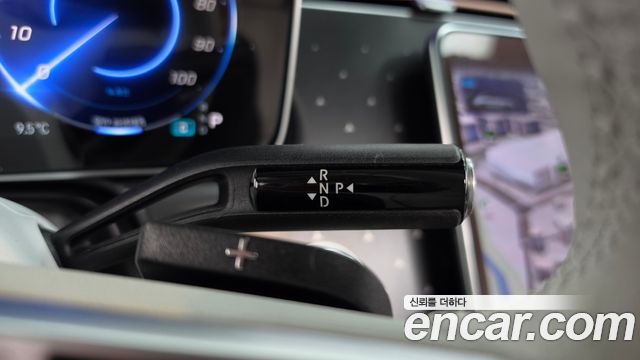 Mercedes-Benz EQE 2023 — photo 12