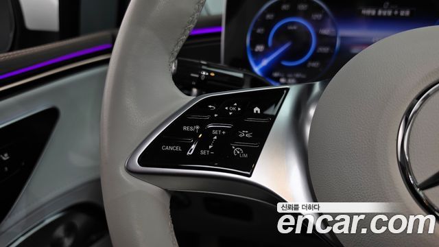 Mercedes-Benz EQE 2023 — photo 23