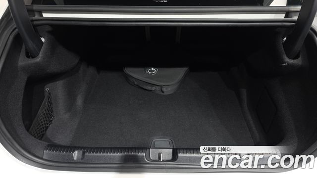 Mercedes-Benz EQE 2023 — photo 26