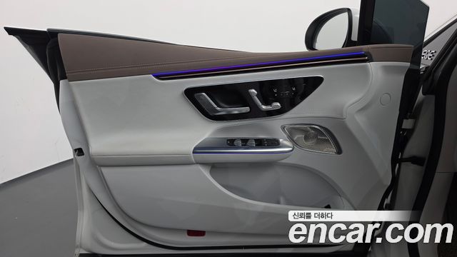 Mercedes-Benz EQE 2023 — photo 14