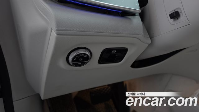 Mercedes-Benz EQE 2023 — photo 29