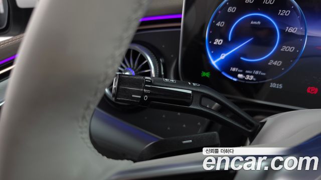 Mercedes-Benz EQE 2023 — photo 30