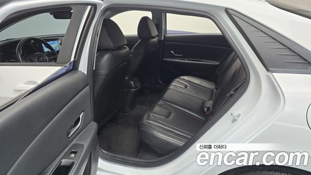 Hyundai AVANTE 2023 — photo 17