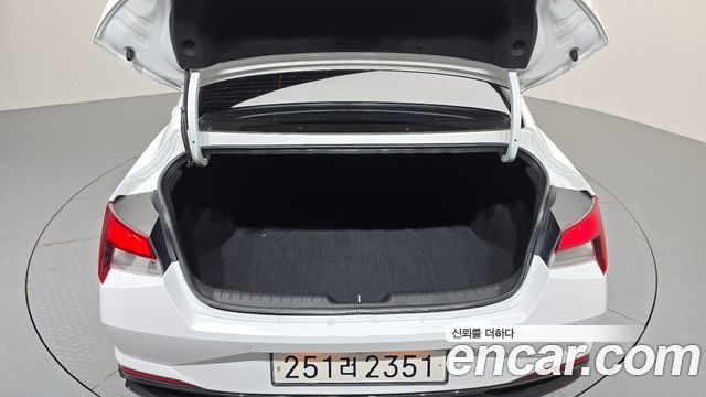 Hyundai AVANTE 2023 — photo 22