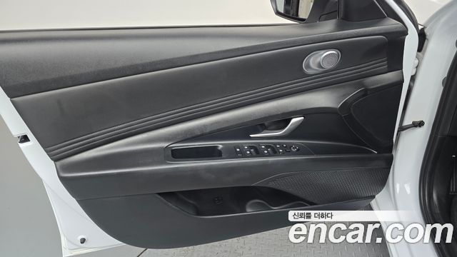 Hyundai AVANTE 2023 — photo 14