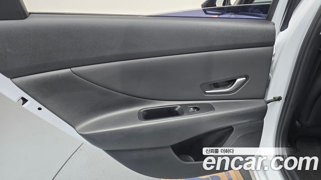 Hyundai AVANTE 2023 — photo 15