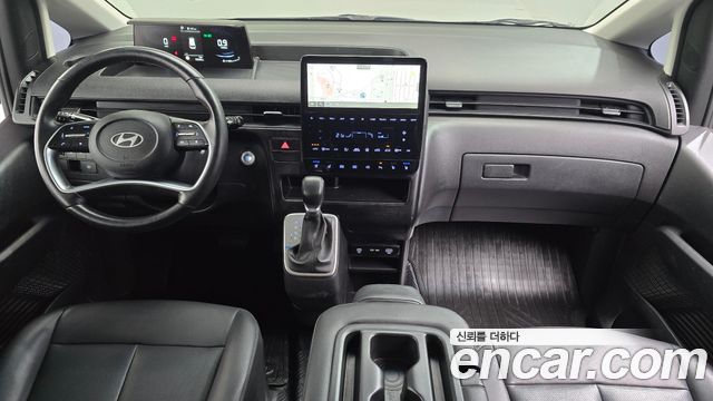 Hyundai Staria 2025 — photo 10