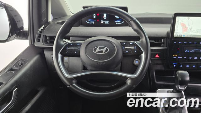 Hyundai Staria 2025 — photo 20