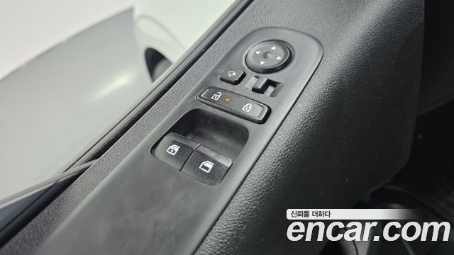 Hyundai Staria 2025 — photo 29