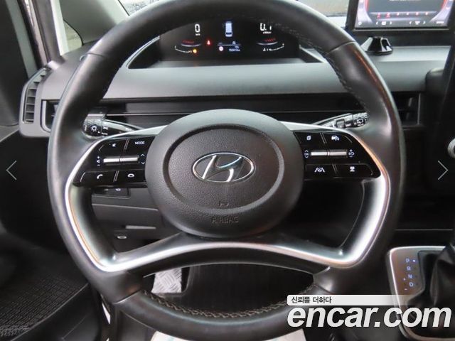 Hyundai Staria 2022 — photo 9