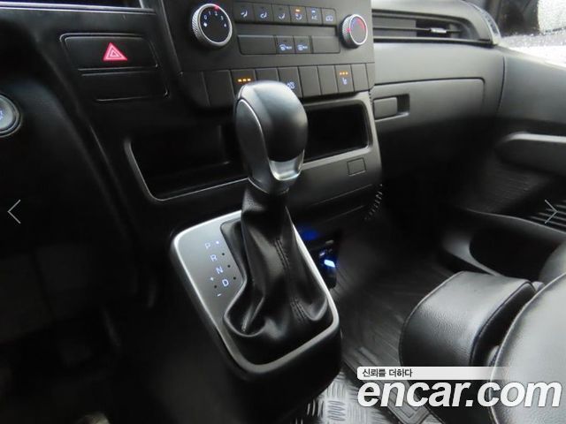 Hyundai Staria 2022 — photo 12