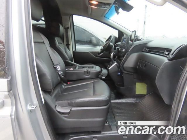 Hyundai Staria 2022 — photo 15