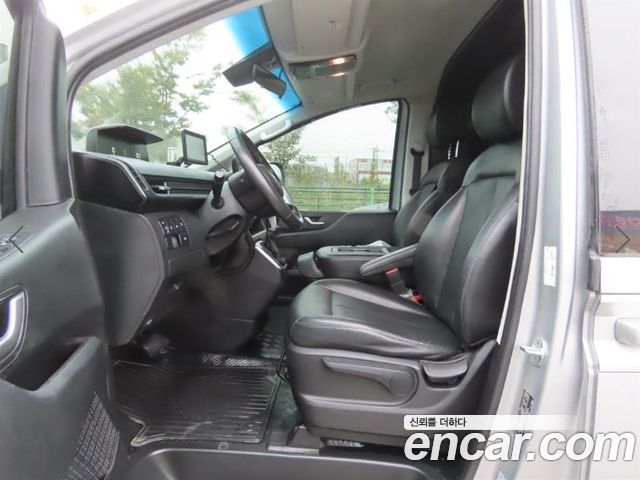 Hyundai Staria 2022 — photo 16