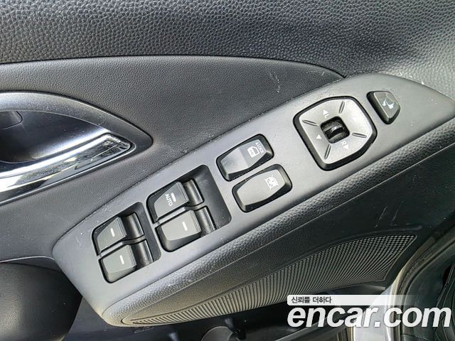 Hyundai Tucson 2011 — photo 17