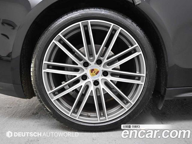 Porsche Panamera 2018 — photo 6