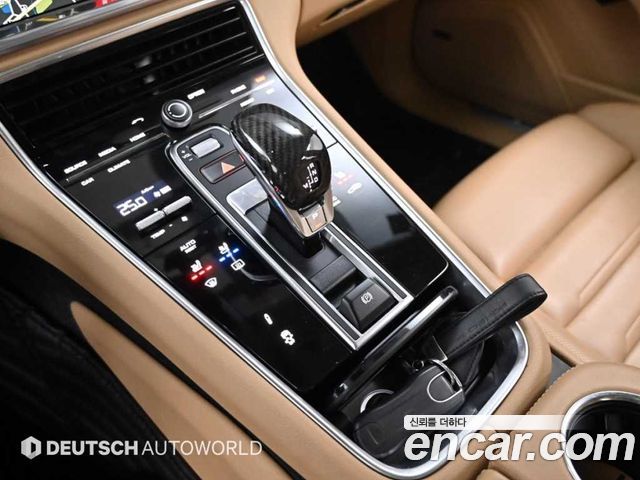 Porsche Panamera 2018 — photo 10