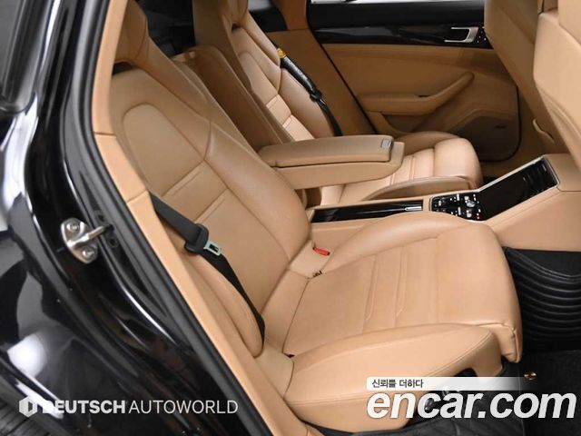 Porsche Panamera 2018 — photo 13