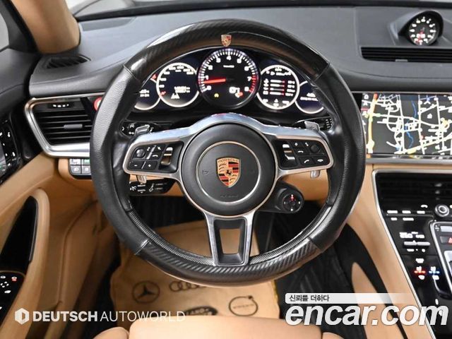 Porsche Panamera 2018 — photo 14