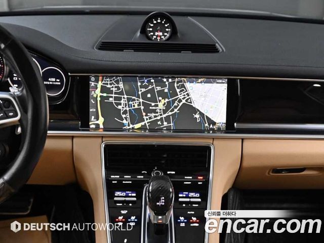 Porsche Panamera 2018 — photo 15