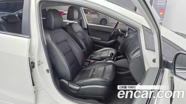 Kia K3 2018 — photo 17