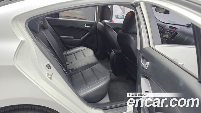Kia K3 2018 — photo 18