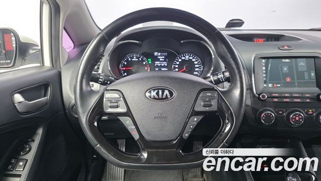 Kia K3 2018 — photo 19