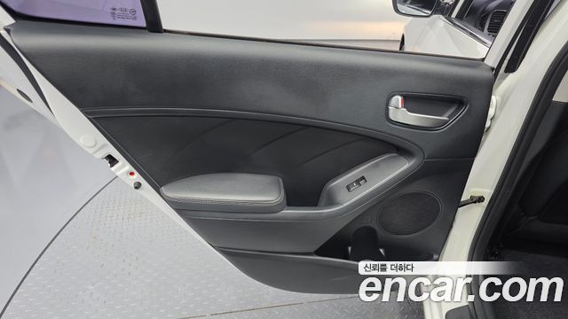 Kia K3 2018 — photo 15