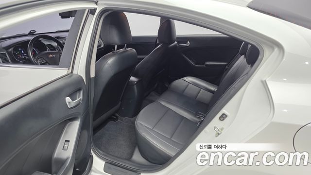 Kia K3 2018 — photo 16