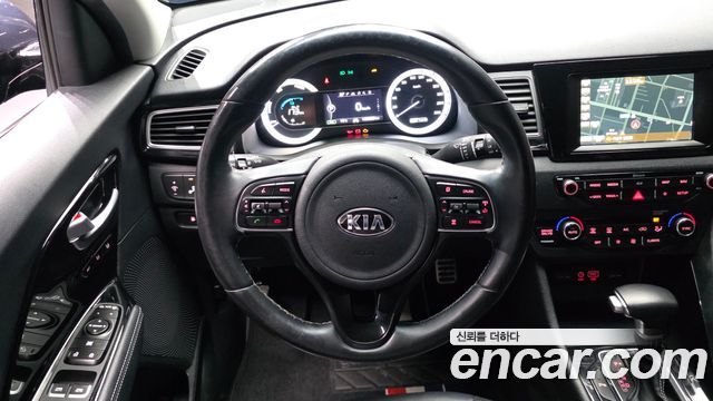 Kia Niro 2018 — photo 19