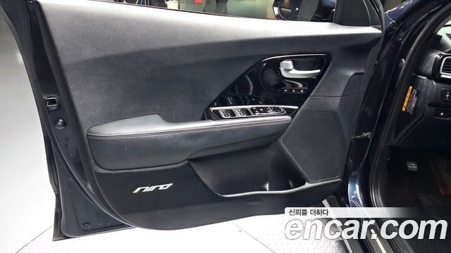 Kia Niro 2018 — photo 14