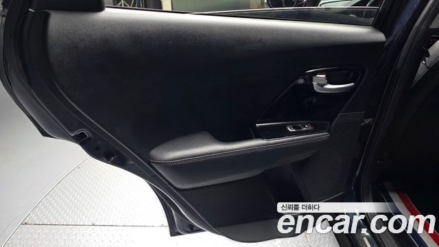 Kia Niro 2018 — photo 15