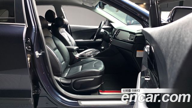 Kia Niro 2018 — photo 16