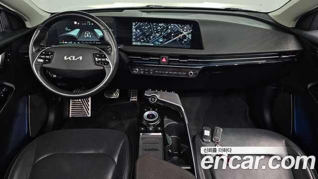 Kia EV6 2023 — photo 10